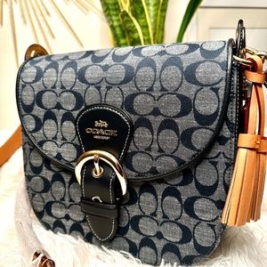 Kleo Shoulder Bag 23 In Signature Chambray